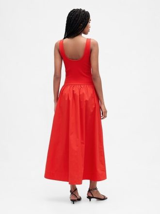 Vestido longo com cintura baixa e técnica mista