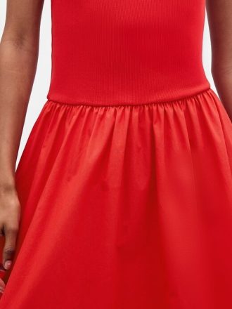 Vestido longo com cintura baixa e técnica mista