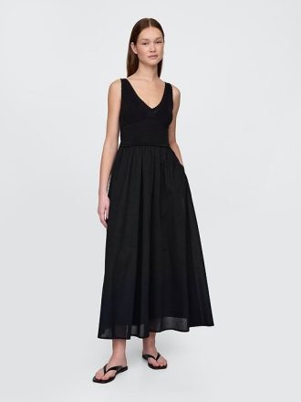 Vestido longo de crochê com técnica mista