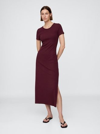 Vestido longo moderno com nervuras