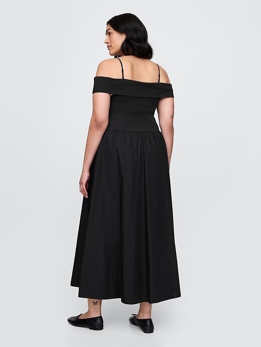 Vestido midi ombro a ombro com técnica mista Vestido midi ombro a ombro com técnica mista