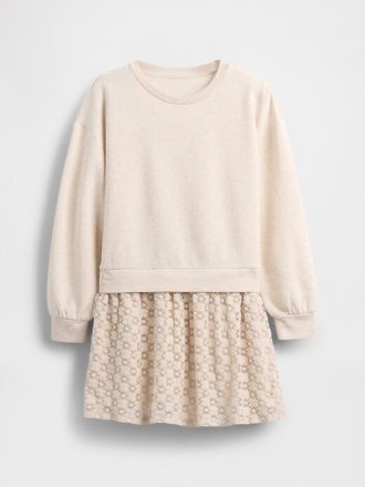 Vestido moletom infantil oversized com estampa de mídia mista