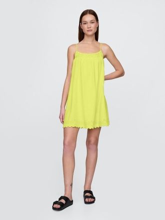 Vestido rodado bordado em gaze de algodão