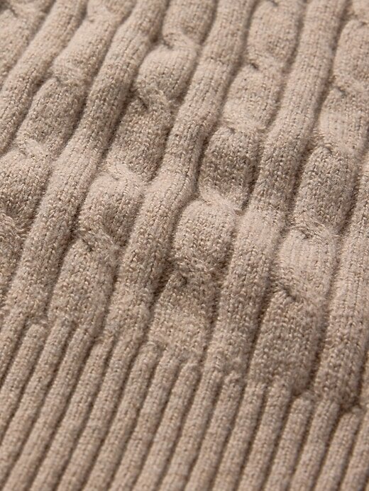 Vestido suéter curto CashSoft em tricô trançado Vestido suéter curto CashSoft em tricô trançado